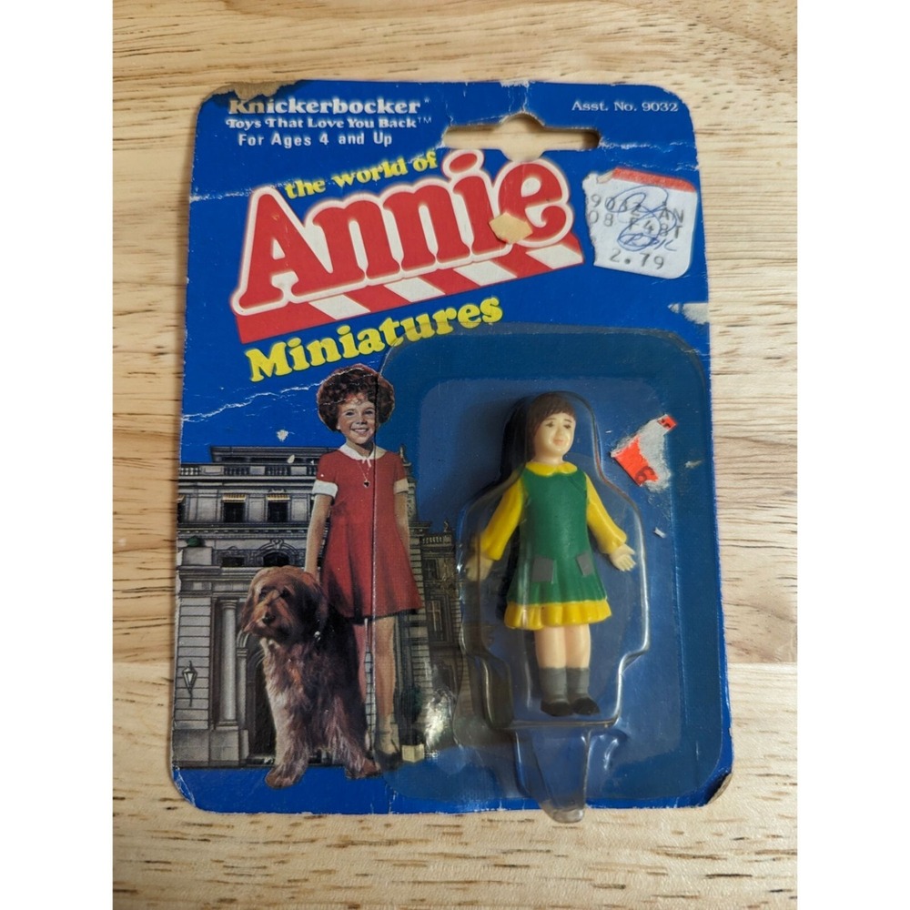 1982 The world of Annie miniatures movie figure sealed org packaging 9032 Annie
